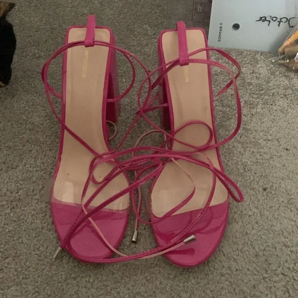Pretty Little Thing Hot Pink Strappy Chunky Heels with Clear Band Size 10 - Picture 2 of 5